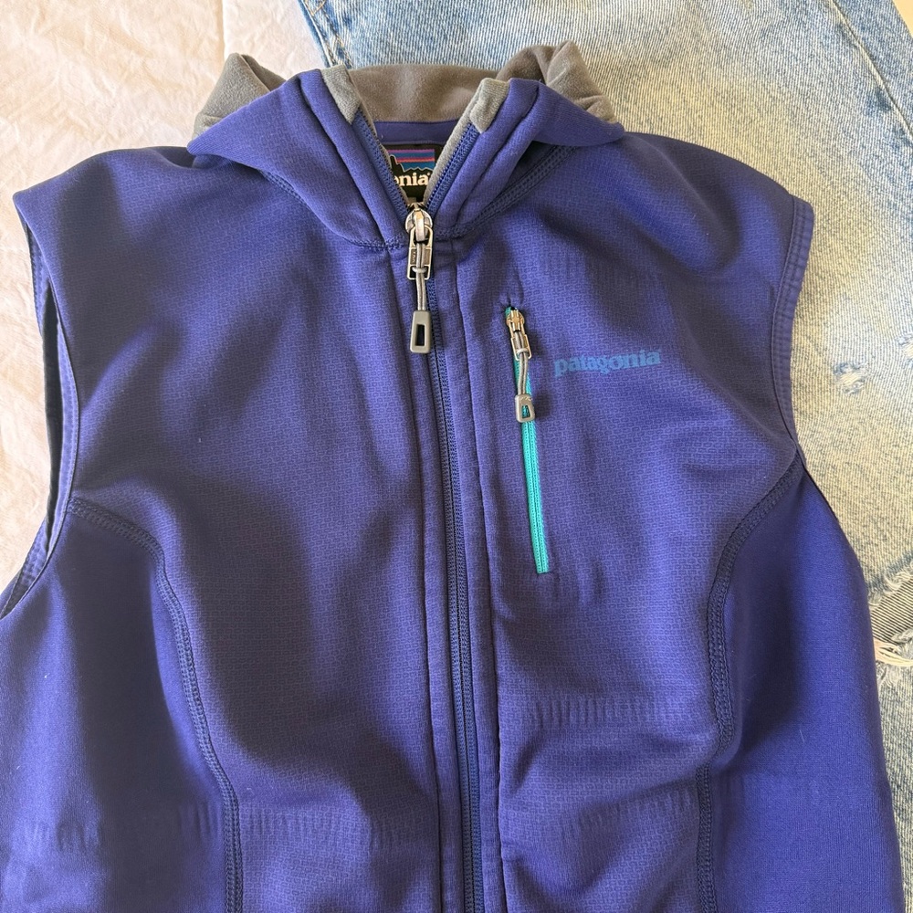 Patagonia Navy and Gray Zip-Up Jacket Size xsmall - Picture 3 of 5